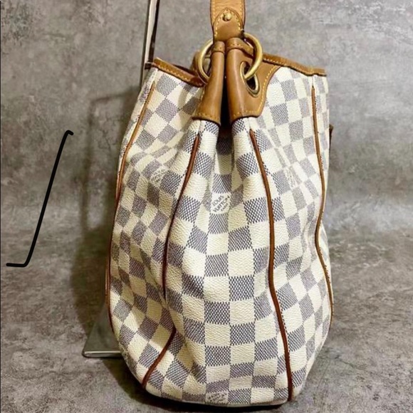 Louis Vuitton
Galliera Handbag Damier PM - Picture 3 of 10